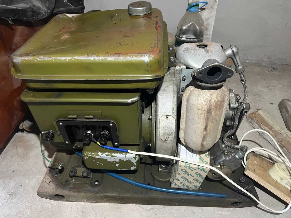 Армейский бензиновый генератор (бензогенератор) ГАБ-1-0/230