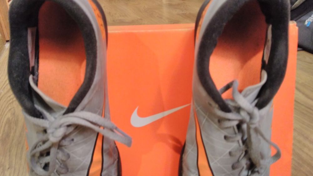 Sprzedam buty turfy Nike Hypervenom r.38.5