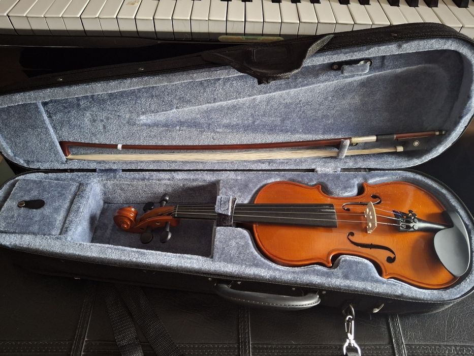 Violino 1/4 Valencia – Afinado, com estojo, arco e resina