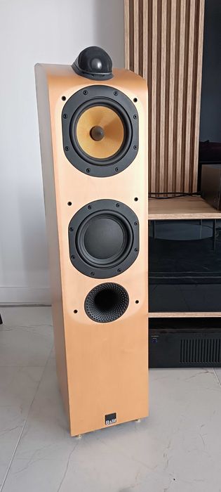 Bowers &Wilkins 704