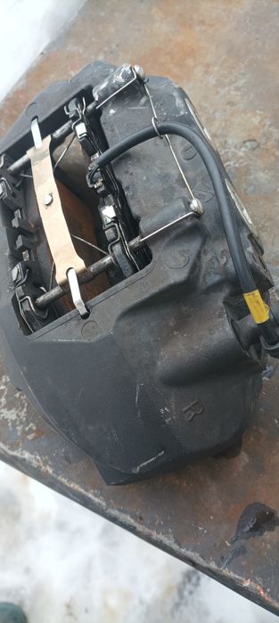 Супорт для авто Lexus