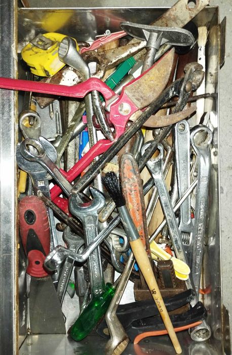 Construção Civil: Tocha maçarico gás, Régua, Esquadro, Nível, Serrote