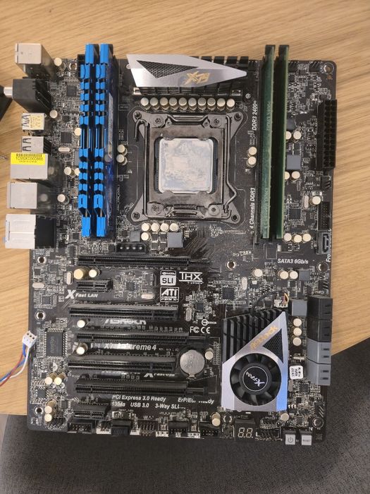 Plyta gowna X79 extreme 4 asrock z cpu i 16gb ram