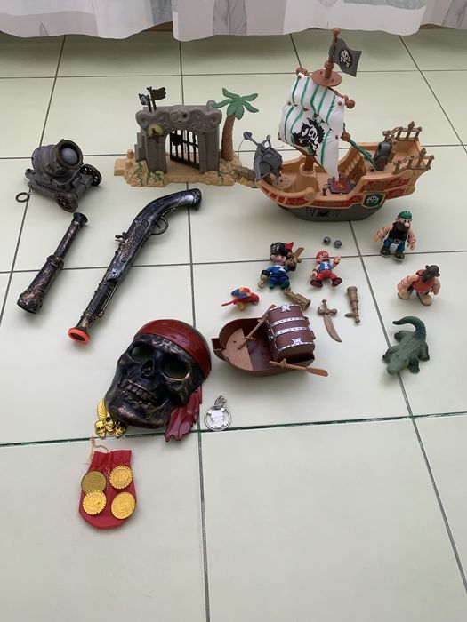 Іграшковий набір пірати
