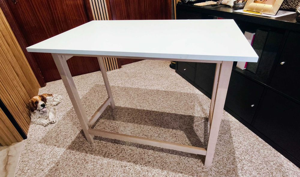 Mesa para escritório, estudo ou utilização ocasional