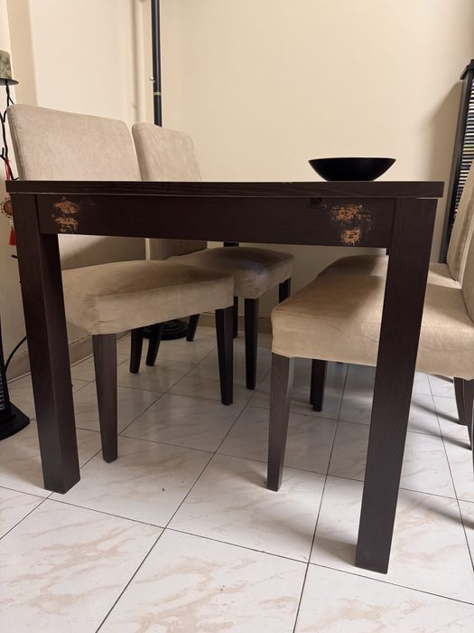 Mesa extensivel com 4 cadeiras