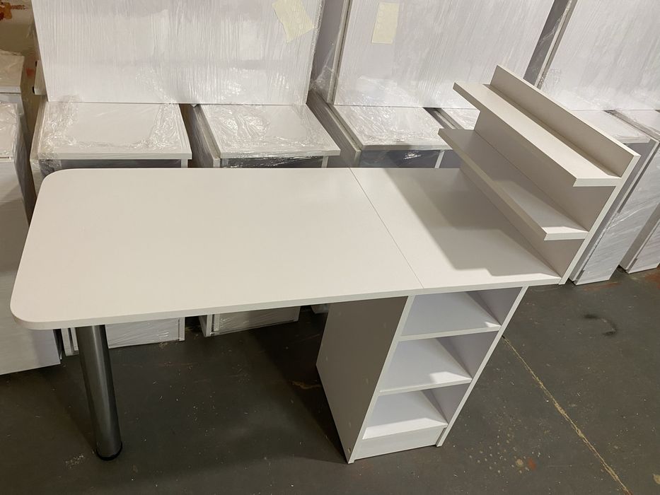 Стол маникюрный складной