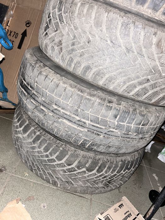 Продаю комплект сталевих дисків із зимньою резиною