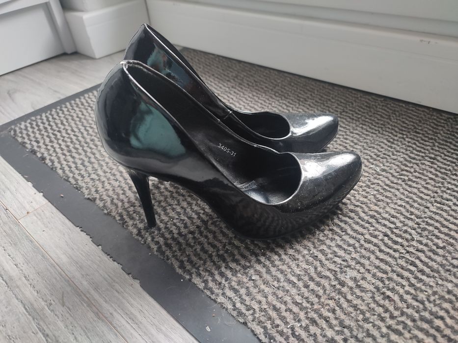 Szpilki klasyczne lakierki r.36