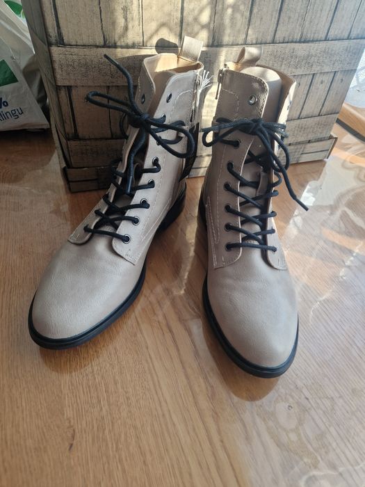 NOWE buty Jana Sztyblety sznurowane wiązane r. 42