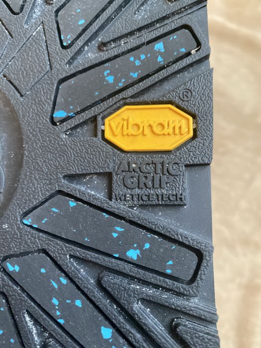 Ugg Vibram зимові високі шкіряні чоботи 38 р