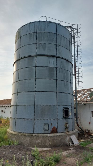 Silos zbożowy zewnętrzny 200Tonlub 300 ton Assentoft średnica 6m bin