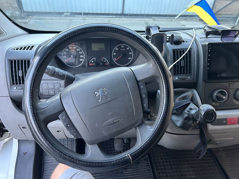 Пежо Боксер вантажний автомобіль