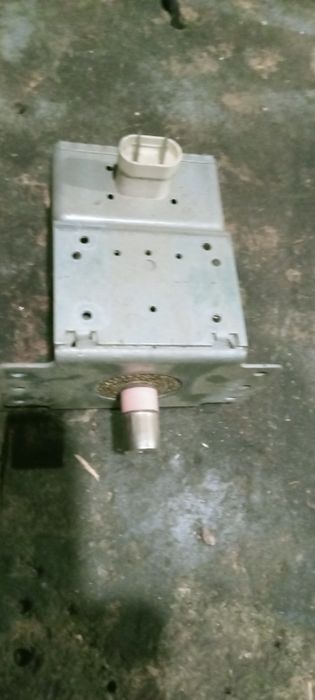 Запчастини до мікрохвильової печі