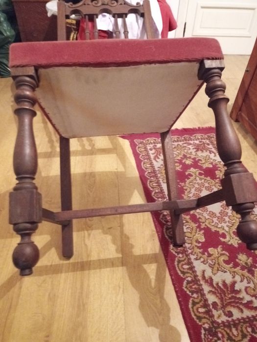 Cadeira antiga impecável