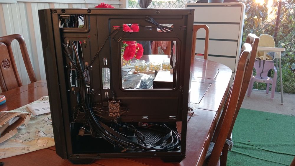 Gabinete MSI MAG Forge M100A + 4 Fans ARGB (como novo)
