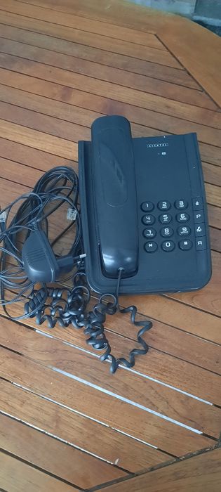 Telefone antigo preto