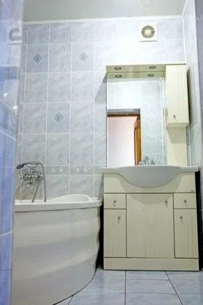 3 кім. Центр, Новобудова