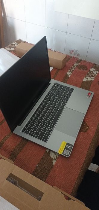 New-in-box gaming netbook, SMS via WhatsApp64741176725378124