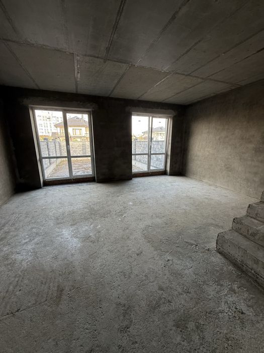 Продаж котеджу район Екватору.Міські комунікації