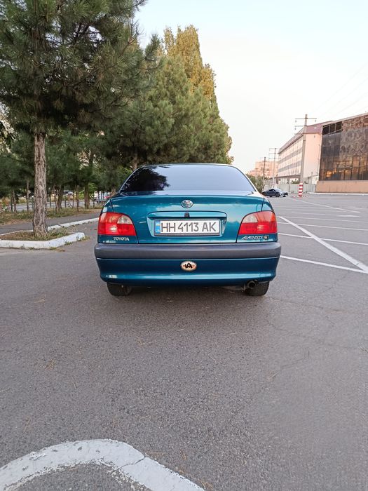 Продам машину Тайота Авенсис