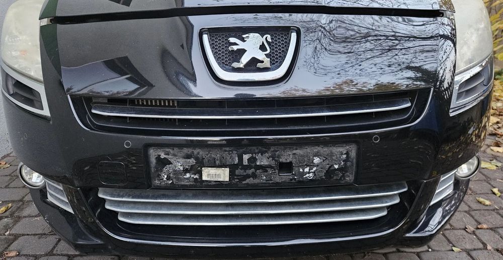 Peugeot 5008 zderzak przód przedni KTVD