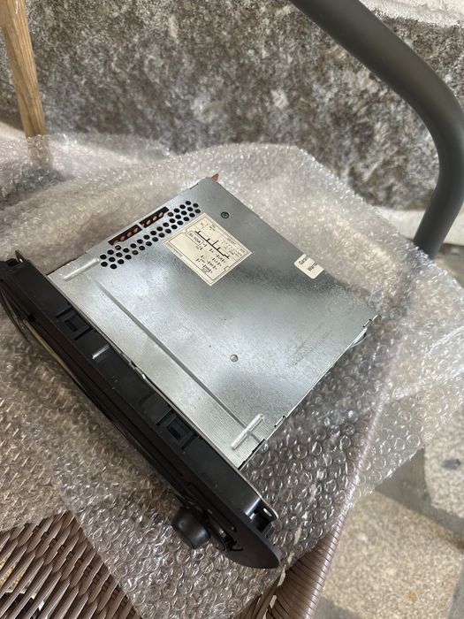 Rádio original seat Ibiza 6J com moldura