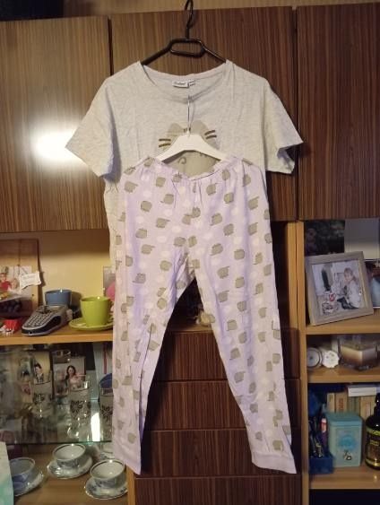 Sprzedam piżamkę Pusheen