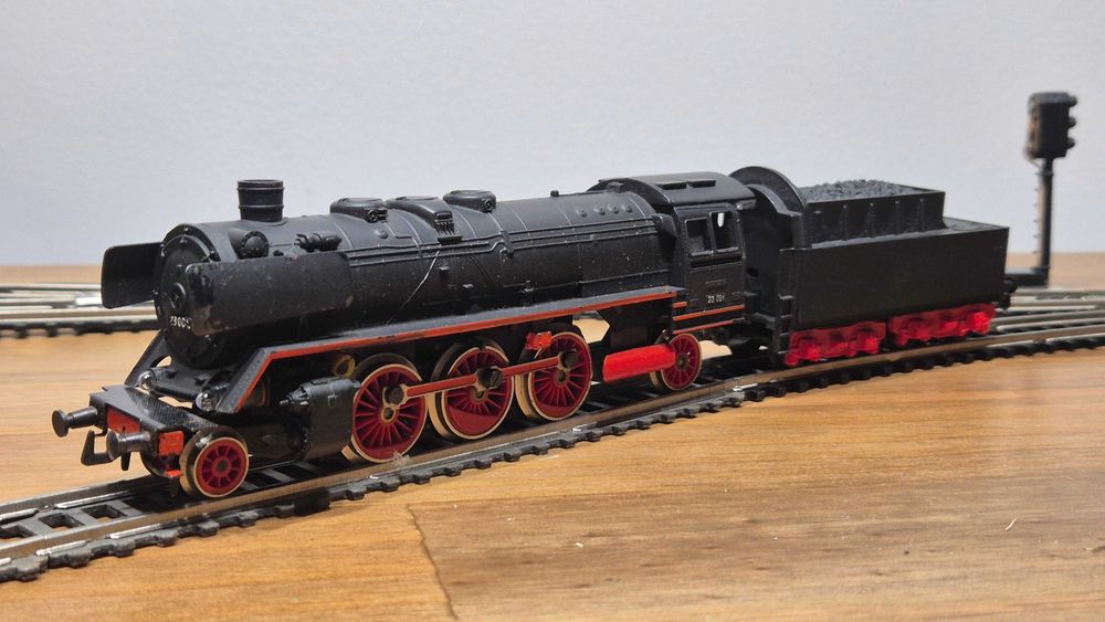 Parowóz BR 23 001 PIKO H0 1:87 z węglarką