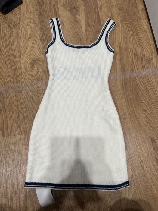 Vestido com etiqueta shein