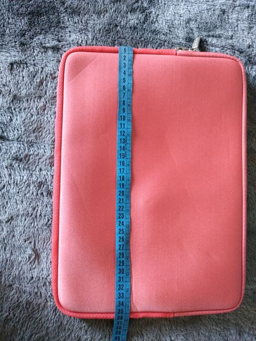 Futerał / etui na laptopa / tablet i akcesoria