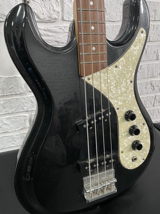 Gitara basowa Aria Diamond