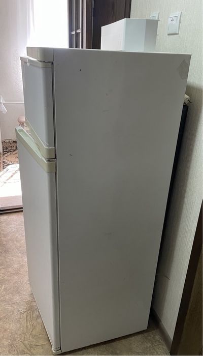 Продам холодильник