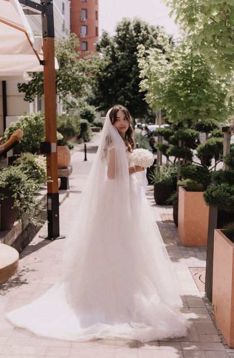 Продам ніжну весільну сукню)