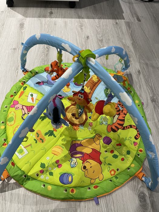 Mata niemowlaka interaktywna z zawieszkami