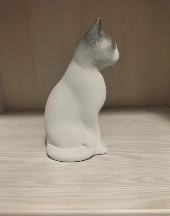 Kot, ozdoba na półkę