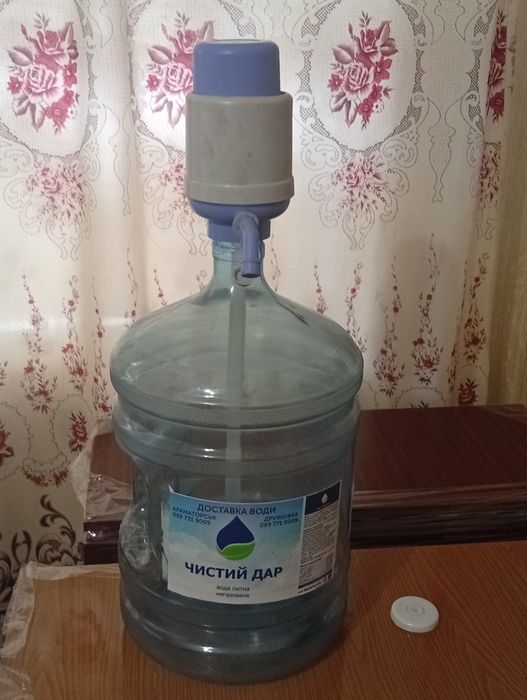 Бутыль 19 литров с помпой