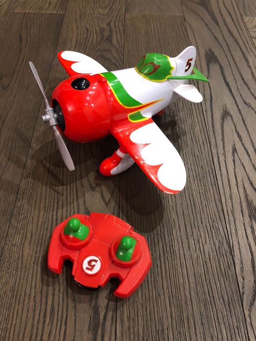 Самолёт на управлении Disney. Оригинал. EL Chupacabra.