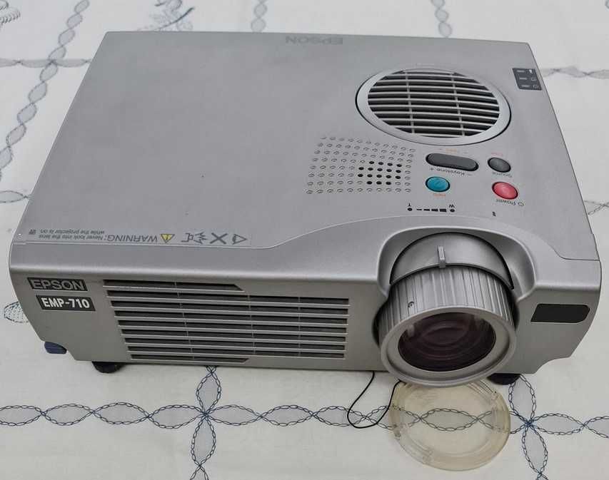 Projector Epson EMP-710