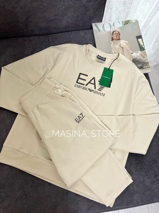 Костюм спортивний жіночий EA7 Emporio Armani M молочний оригінал