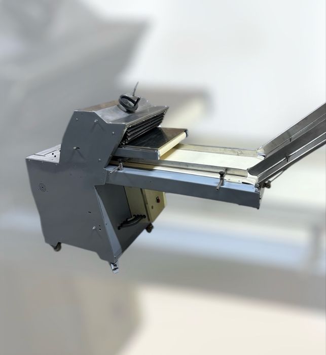 Хліборізка транспортерна. Хлеборезка. Хлеборезка ленточная