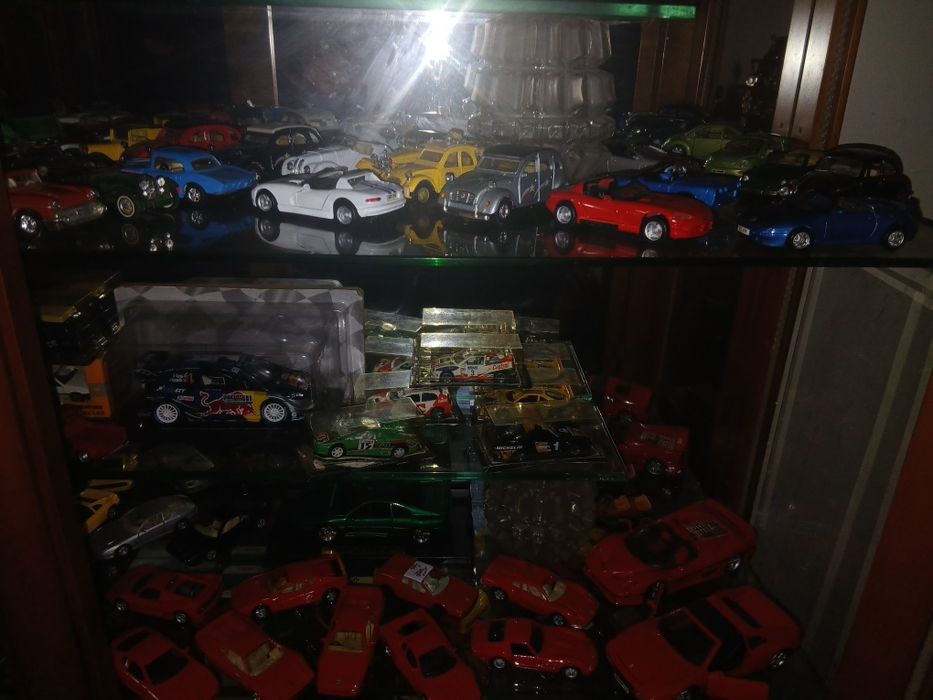 Colecao  140 carro minitura 700 €