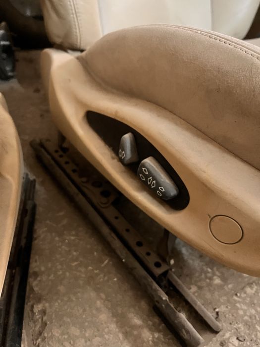 Продам сиденья  bmw е46 купе