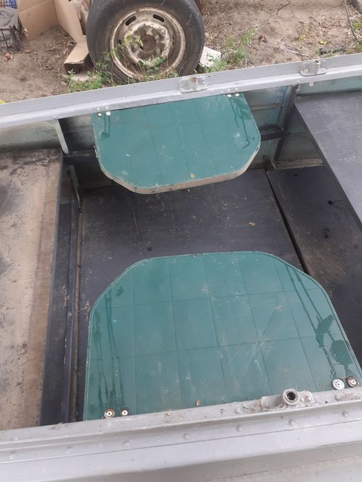 Лодка южанка сдоками