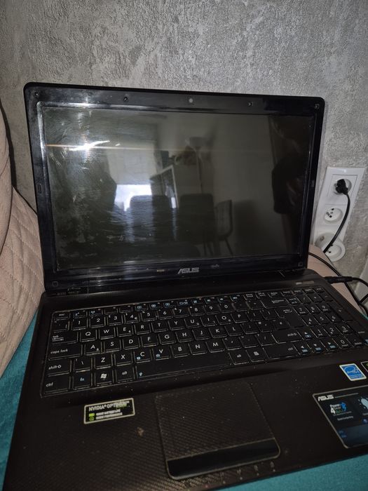 Laptop asus  ...