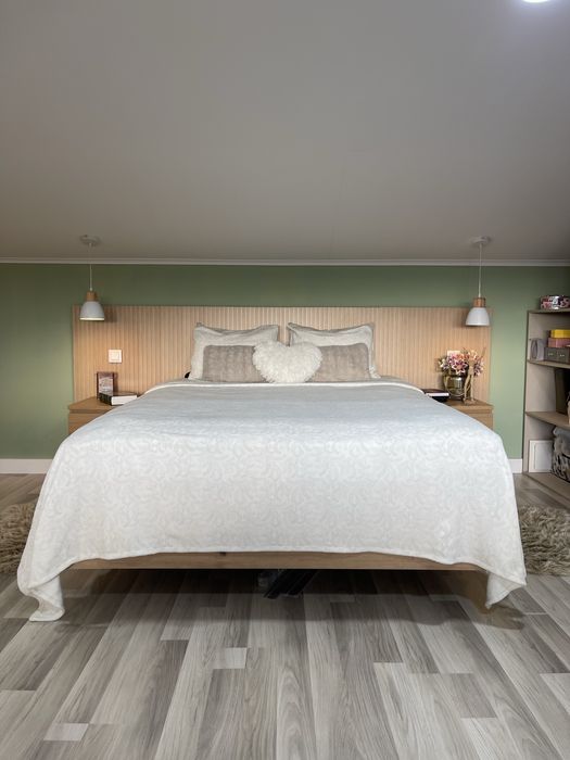 Cama flutuante (sem pés) estruttura metalica