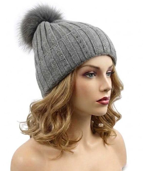 Czapka zimowa Magda z pomponem z naturalnego futra