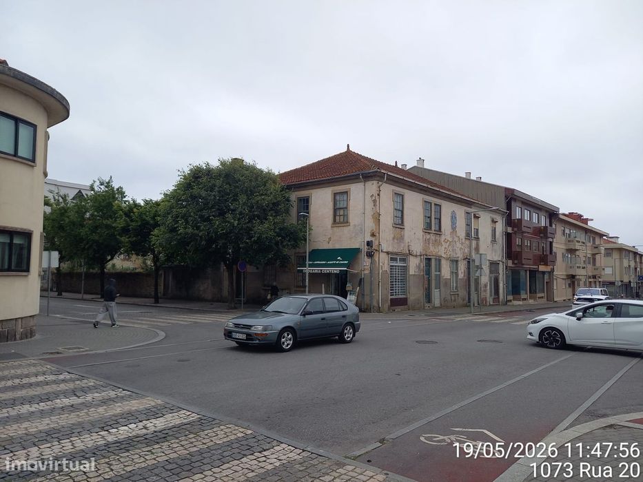 Vende-se imóvel para demolição no centro da cidade de Espinho