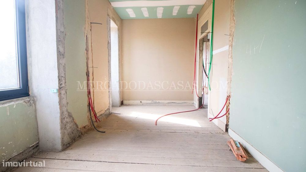Moradia com elevado potencial no centro de Avanca