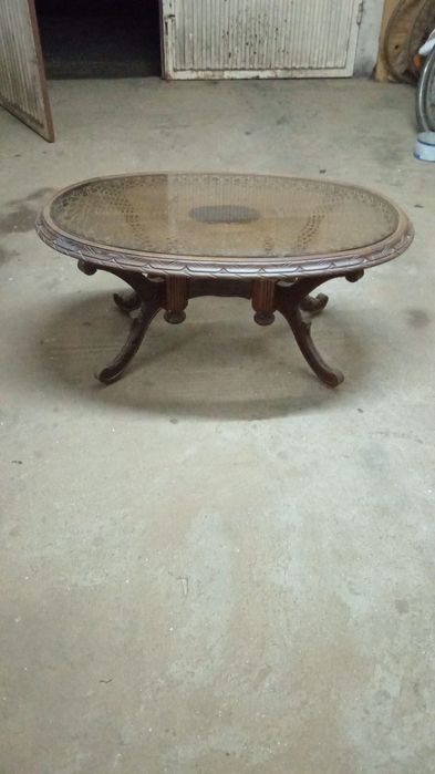 Conjunto sofá em napa, bancos e mesa